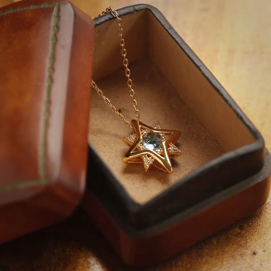Star in the Sea of People Necklace – Love Found in the Crowd