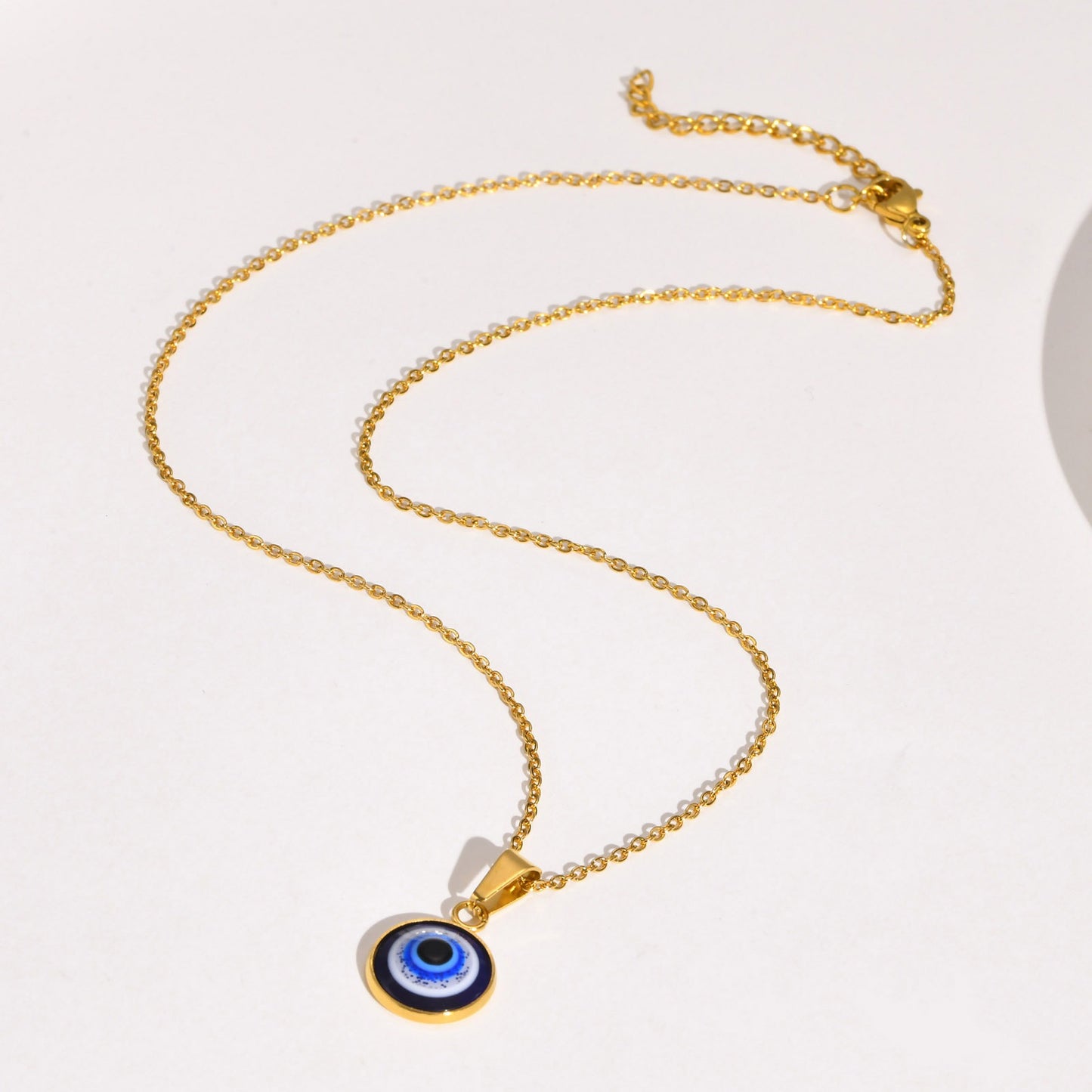 Collar con colgante de ojo malvado de acero inoxidable Kemstone, joya minimalista dorada para el día a día PN-1848