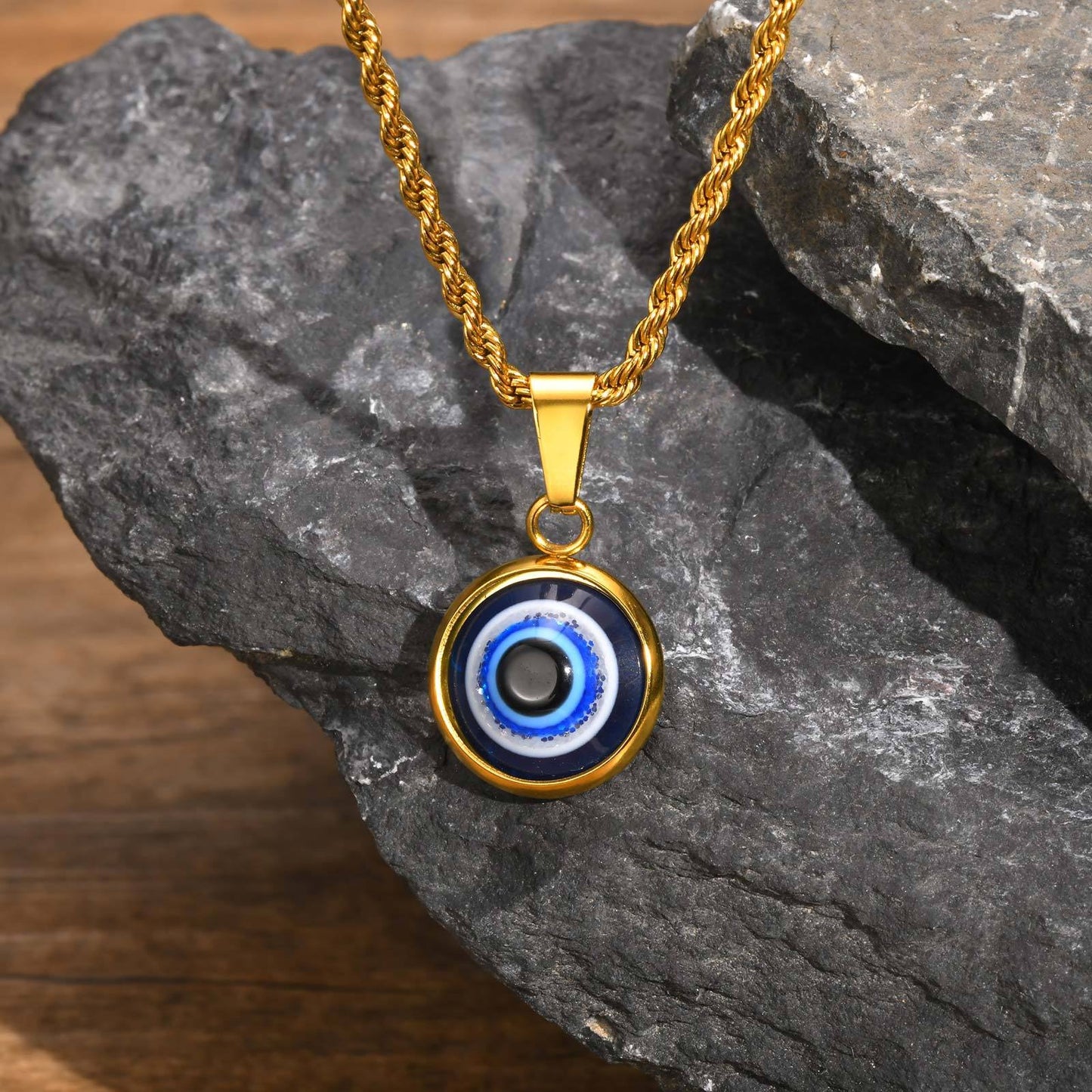 Collar con colgante de ojo malvado de acero inoxidable Kemstone, joya minimalista dorada para el día a día PN-1848