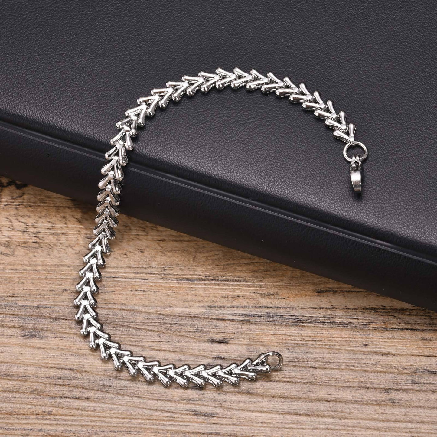 Bracciale a catena in acciaio inossidabile Kemstone fatto a mano per uomo - Gioiello moderno e resistente con maglie lucide ed eleganti BR-1954