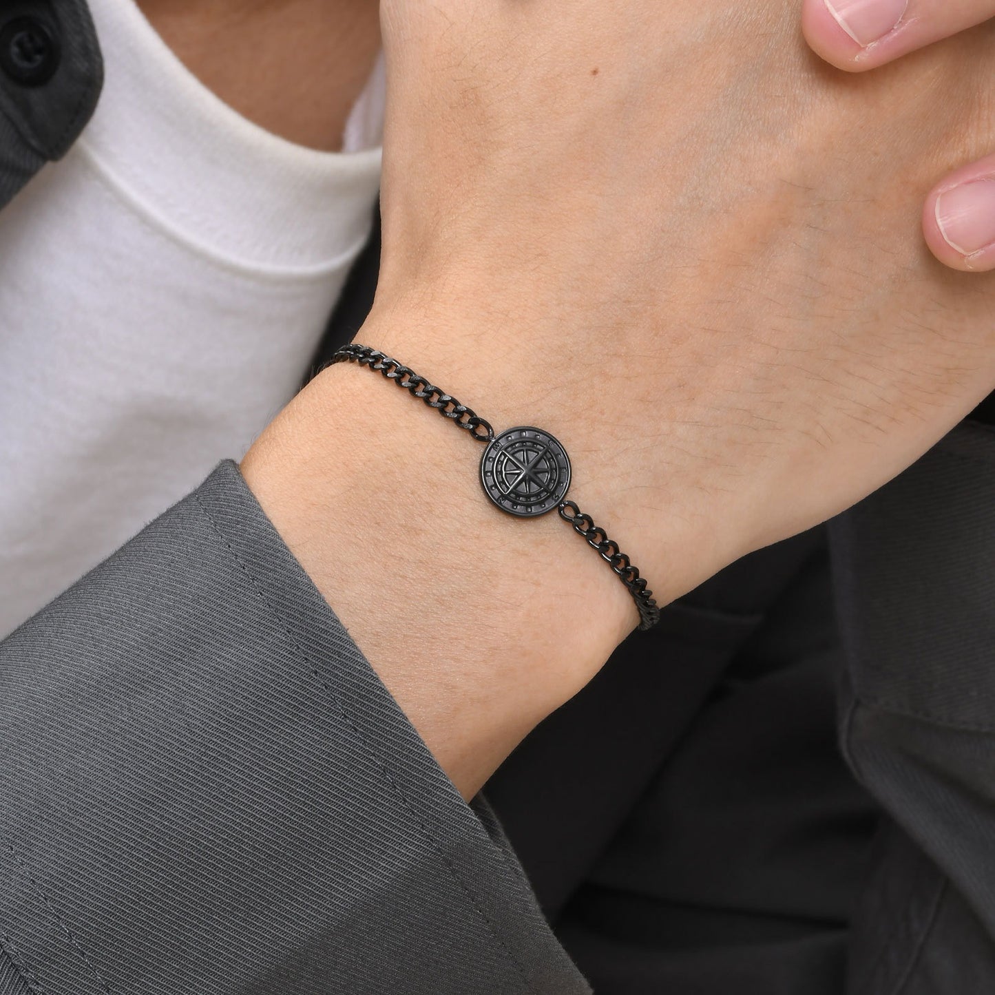 Kemstone Men’s Stainless Steel Compass Bracelet – Adjustable Minimalist Chain in Black, Gold & Silver BR2079