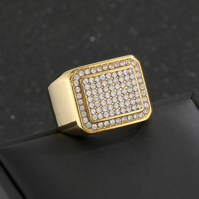 Anillo de estilo hip hop cuadrado Kemstone - Diseño llamativo de cristal tallado a mano, joyería de acero de titanio para hombre con un toque urbano y presencia escénica KR111021-MZO