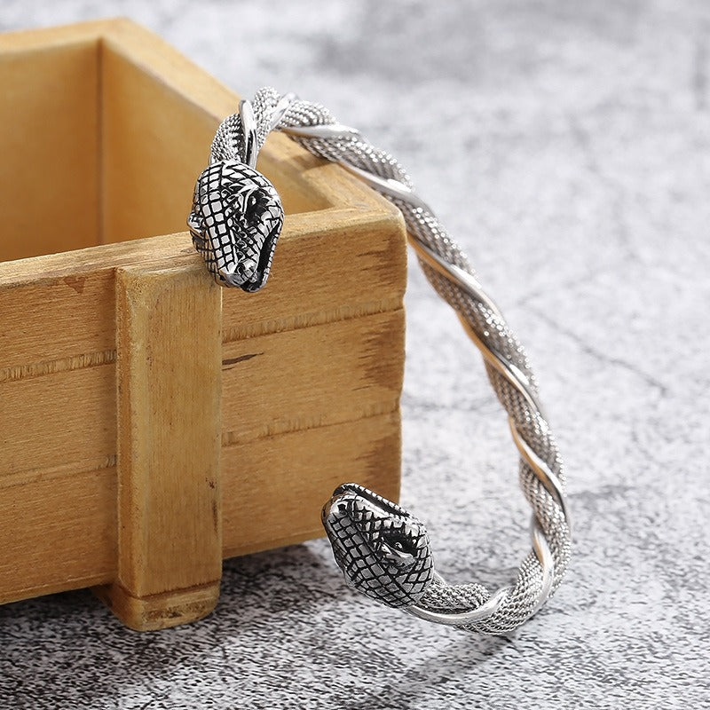 Kemstone Dual Wolf-Head Titanium Steel Punk Bracelet – Bold Men's Accessory KB152065
