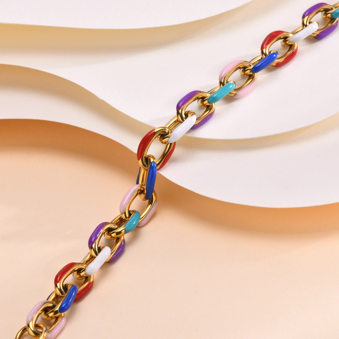 Pulsera Kemstone de acero inoxidable con cadena cubana de resina coloreada - Acabado en oro de 18 quilates, joyería de moda para mujer BR-1964