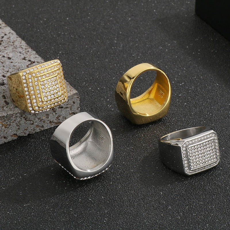 Anillo de estilo hip hop cuadrado Kemstone - Diseño llamativo de cristal tallado a mano, joyería de acero de titanio para hombre con un toque urbano y presencia escénica KR111021-MZO
