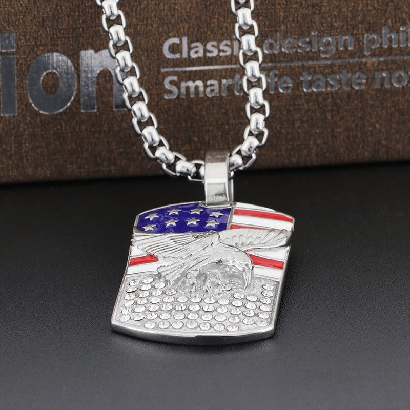 Kemstone Hiphop-Halskette mit quadratischem Adler-Anhänger – auffälliges amerikanisches Flaggen-Design mit Kristall-Akzenten, langlebiges Herren-Accessoire aus Edelstahl KP130508