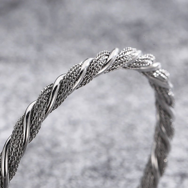 Kemstone Dual Wolf-Head Titanium Steel Punk Bracelet – Bold Men's Accessory KB152065
