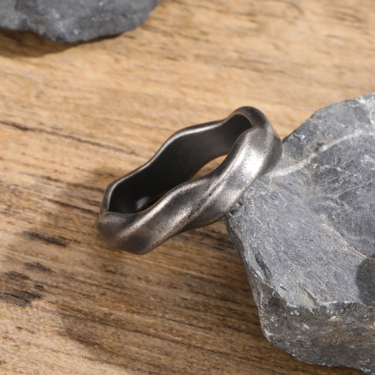 Kemstone Stainless Steel Möbius Ring – Men’s Vintage Silver Gold Band RC-727