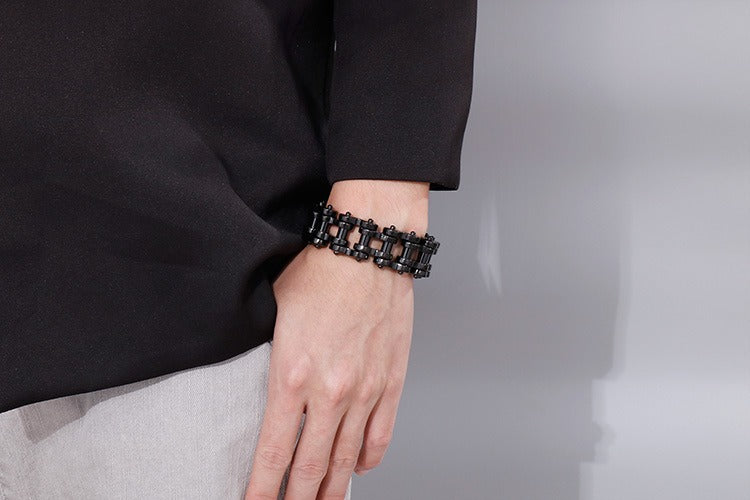 Kemstone Hip-Hop Bike Chain Bracelet – 22mm Titanium Steel Industrial Cuff for Streetwear KB18913-D
