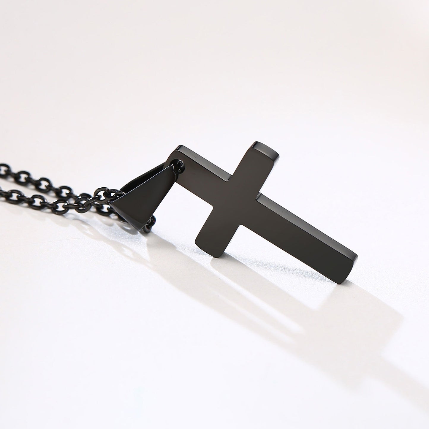 Collar con colgante de cruz de acero inoxidable Kemstone: joyería minimalista y ligera para hombres y mujeres PN-1479