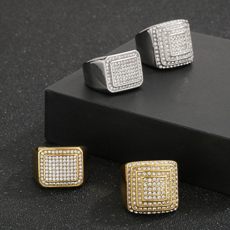 Anillo de estilo hip hop cuadrado Kemstone - Diseño llamativo de cristal tallado a mano, joyería de acero de titanio para hombre con un toque urbano y presencia escénica KR111021-MZO