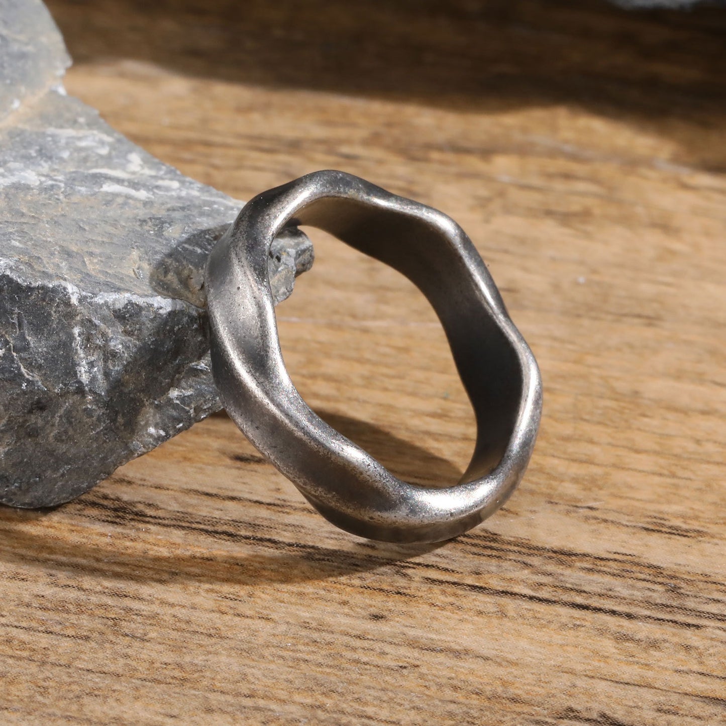 Kemstone Stainless Steel Möbius Ring – Men’s Vintage Silver Gold Band RC-727