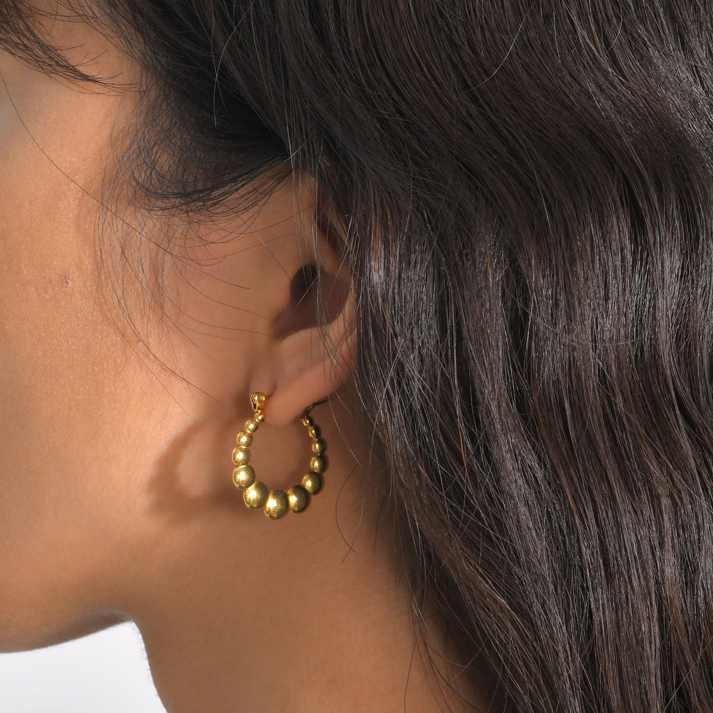 Pendientes Kemstone de acero inoxidable con forma de U retorcida | Detalle en V martillado y elegancia cotidiana EH-633