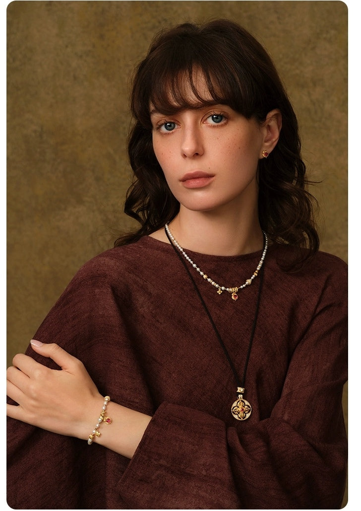 Pulsera con dije "Serpiente de la Fortuna" de Kemstone, hecha a mano • Oro vermeil de 18 quilates • Perlas naturales RSY-B609357