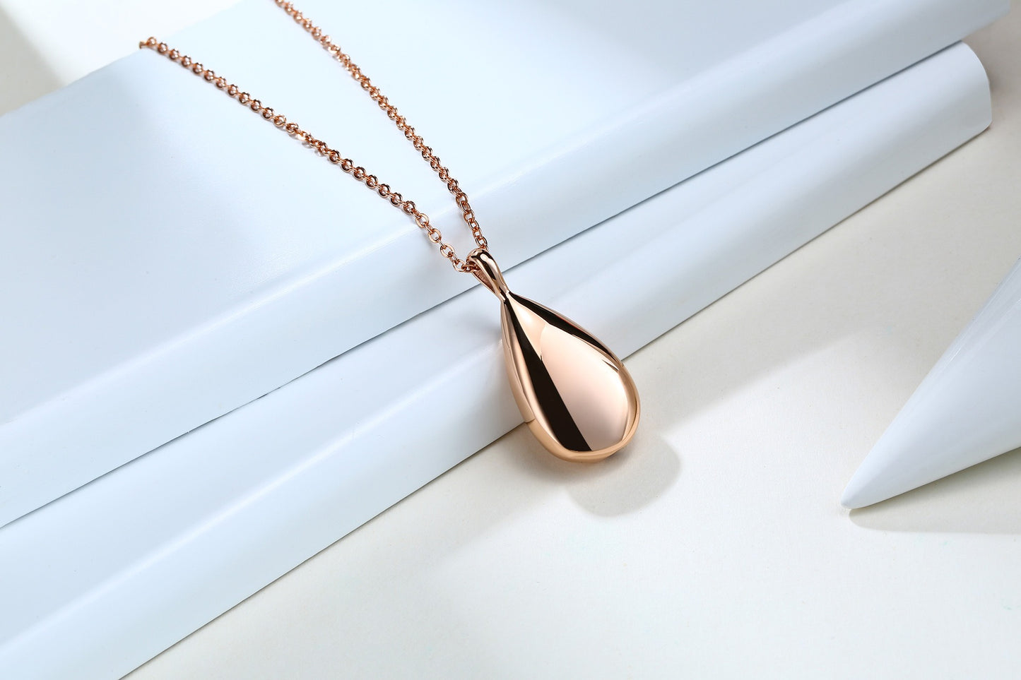 Colgante conmemorativo de acero inoxidable Kemstone con forma de lágrima – Urna de recuerdo para cenizas PN-1261