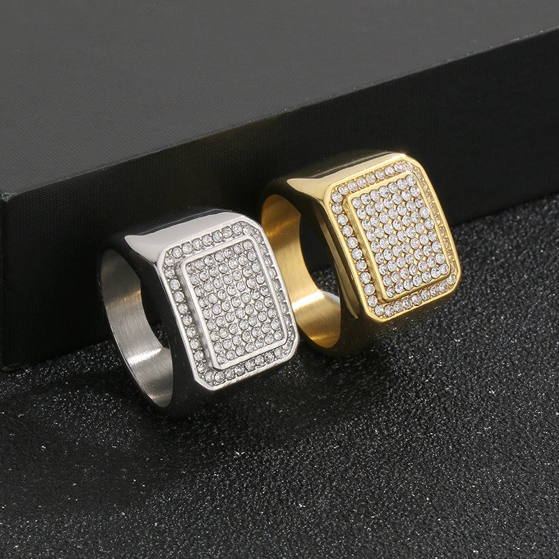 Anillo de estilo hip hop cuadrado Kemstone - Diseño llamativo de cristal tallado a mano, joyería de acero de titanio para hombre con un toque urbano y presencia escénica KR111021-MZO