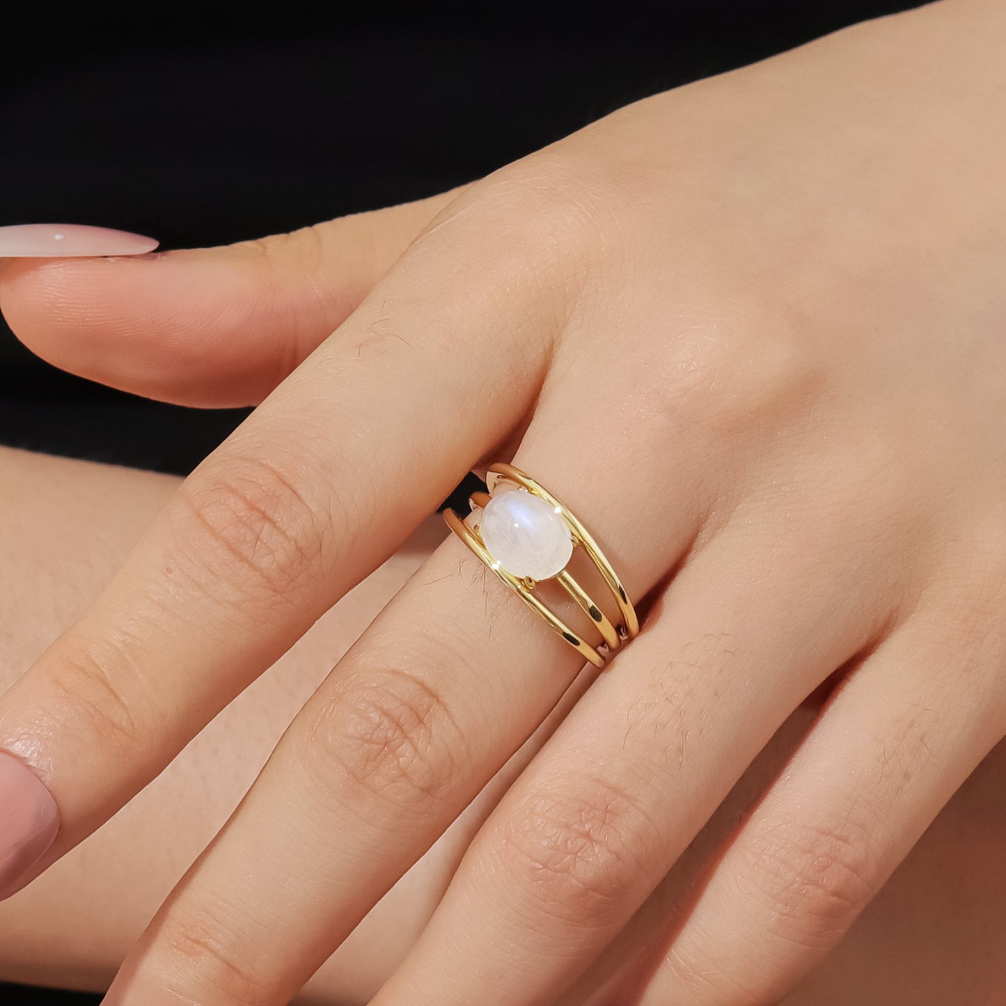 Moonlight Whisper | 925 Sterling Silver Gold-Plated Blue Moonstone Ring OL2072RGRM