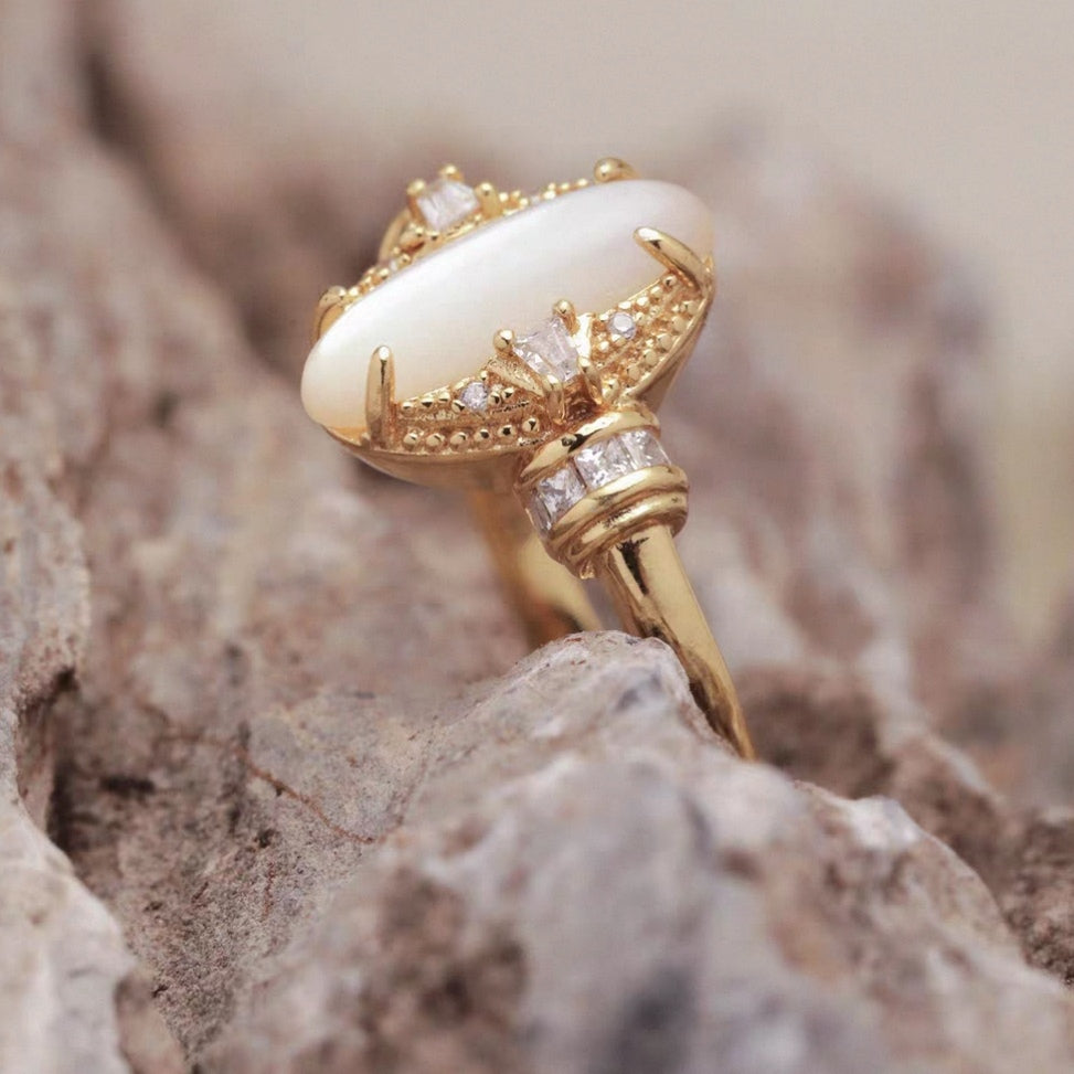 Kemstone White Shell Ring – 925 Silver Gold Plated Vintage Cubic Zirconia Stacking Ring EM-LXR216