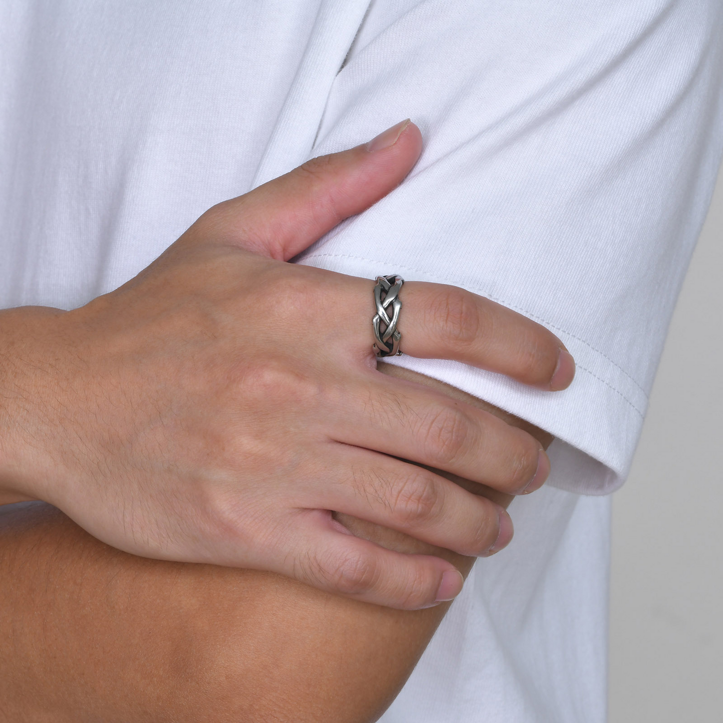 Kemstone Stainless Steel Vine Ring for Men – Thorn Openwork RC-638