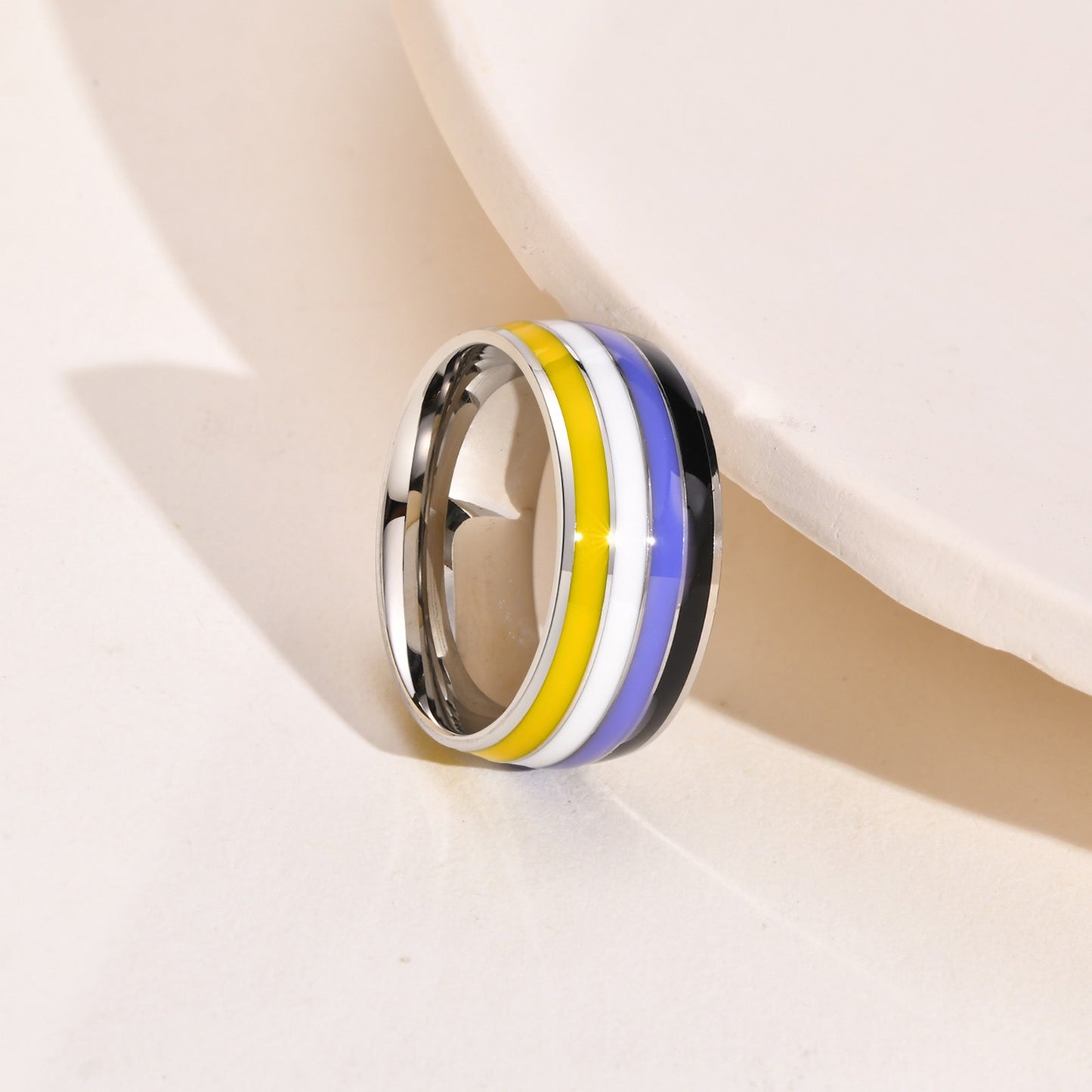 Anillo de cinta arcoíris Kemstone de 8 mm | Joya llamativa de acero de colores para uso diario y regalo PR-033