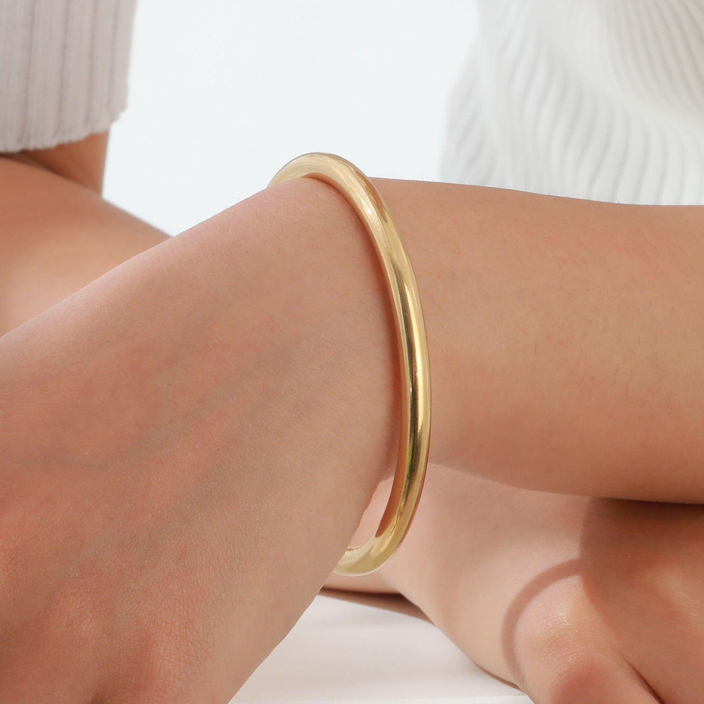 Elegant Titanium Steel Simple Smooth Bracelet for Ladies B-108