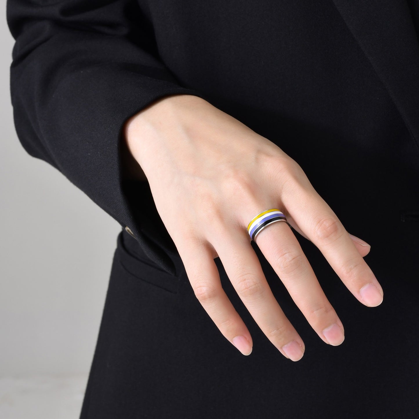 Anillo de cinta arcoíris Kemstone de 8 mm | Joya llamativa de acero de colores para uso diario y regalo PR-033