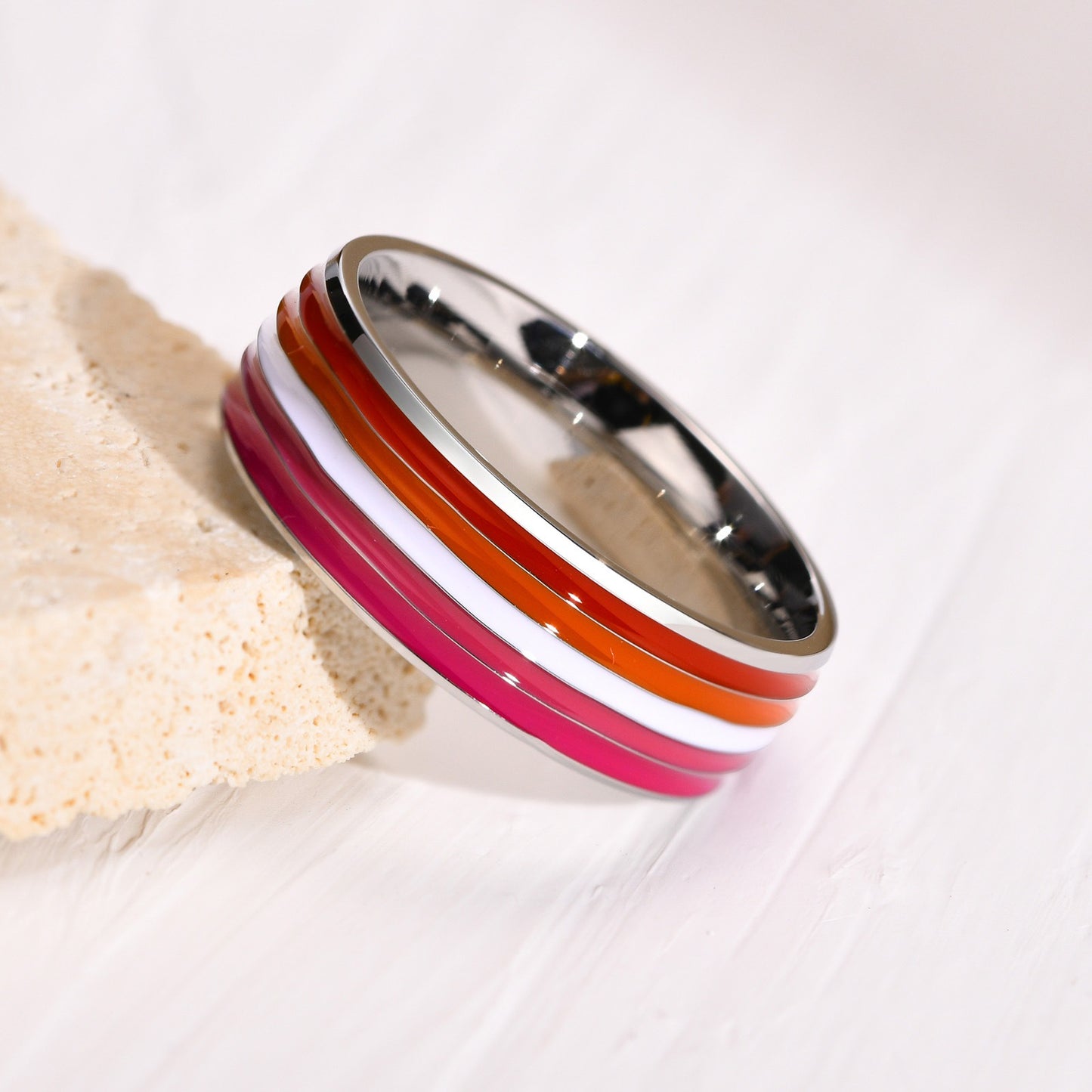 Anillo de cinta arcoíris Kemstone de 8 mm | Joya llamativa de acero de colores para uso diario y regalo PR-033