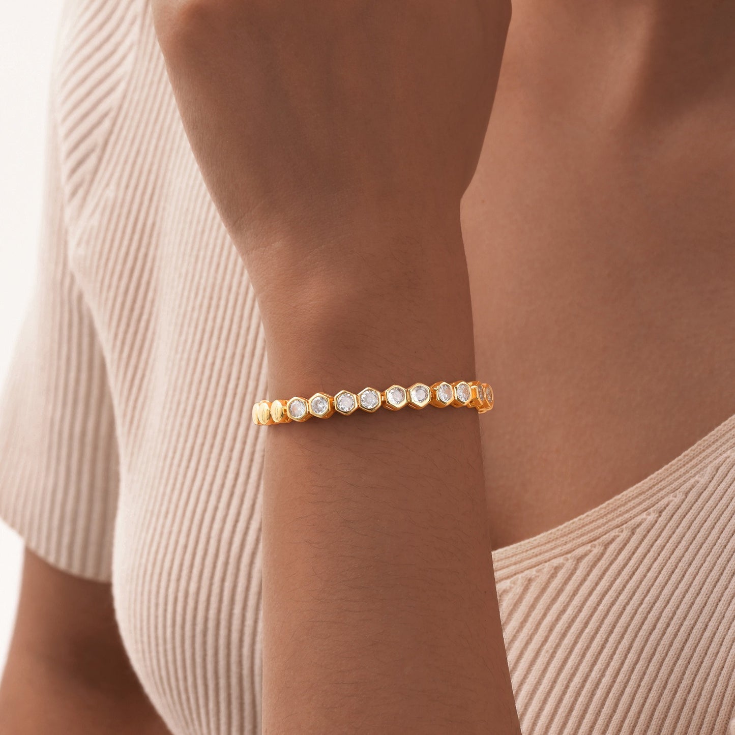 Pulsera de tenis con circonitas doradas para mujer - Elegante pulsera de cristal PBR-129