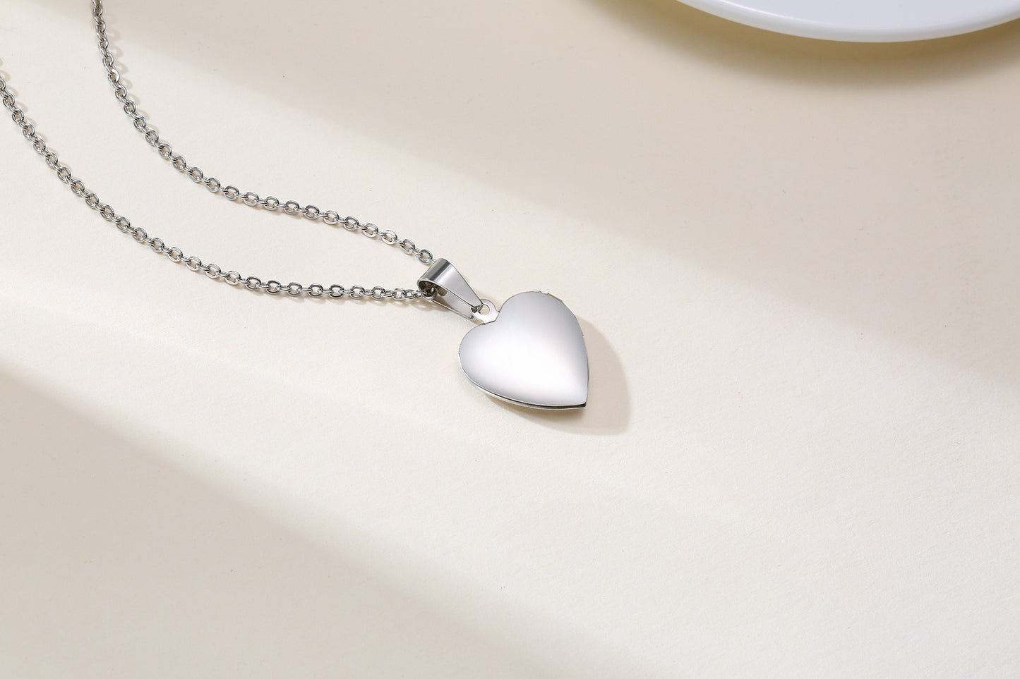 Colgante de corazón de acero inoxidable Kemstone con circonitas - Collar con dije que se abre para mujer PN-1364