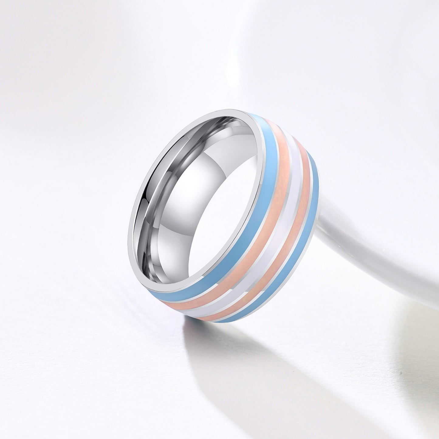 Anillo de cinta arcoíris Kemstone de 8 mm | Joya llamativa de acero de colores para uso diario y regalo PR-033