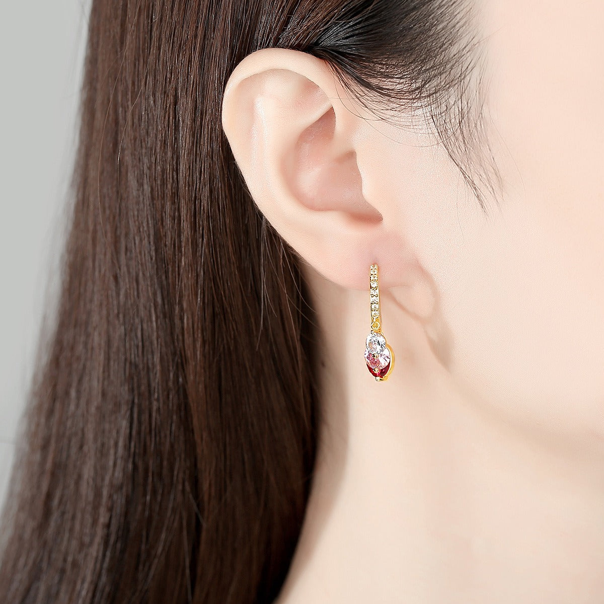Pendientes de aro Kemstone con gotas de agua y detalles de cristal: joyería minimalista de cobre para una elegancia cotidiana E20040211