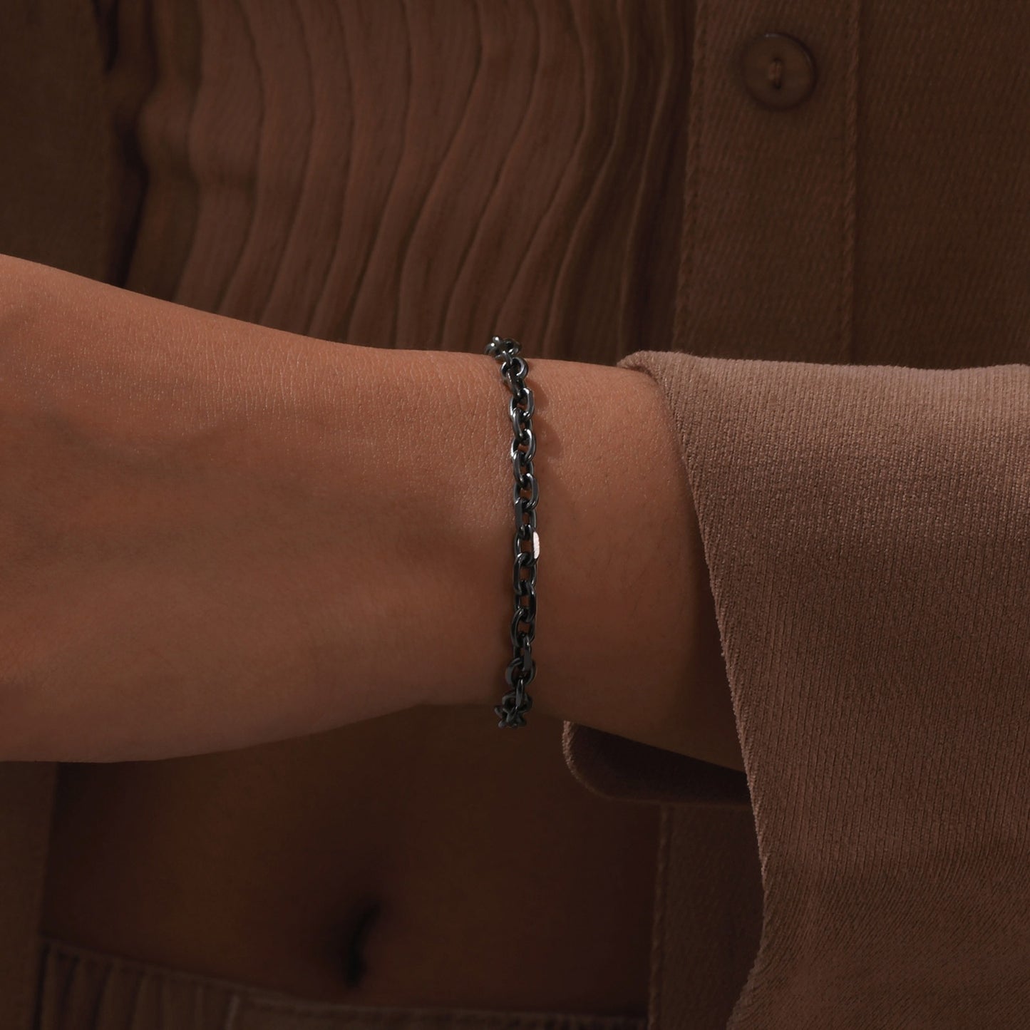 Pulsera de cadena angular de acero inoxidable dorado para mujer - Joyería personalizada con nombre y acabado pulido espejo 1914