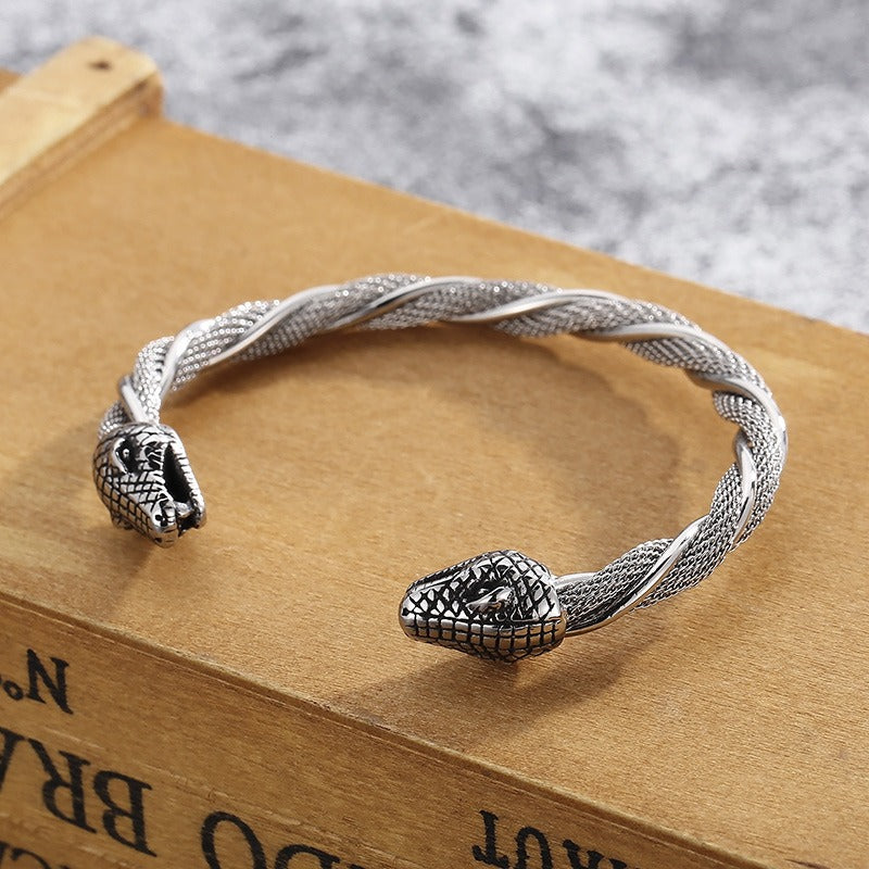 Kemstone Dual Wolf-Head Titanium Steel Punk Bracelet – Bold Men's Accessory KB152065