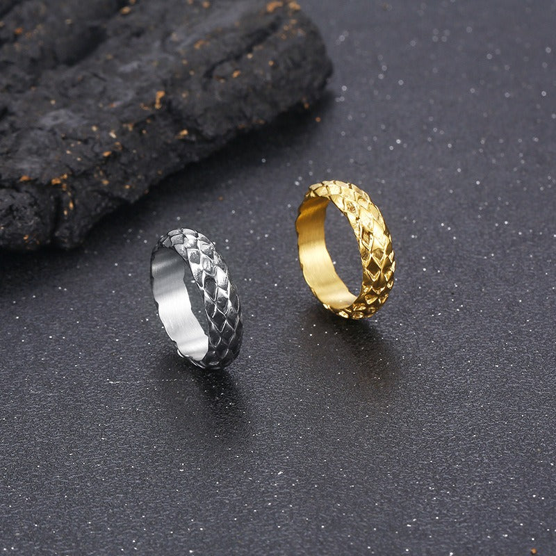 Anello in titanio Kemstone con texture a scaglie: accessorio regolabile da uomo in stile punk retrò KR37988