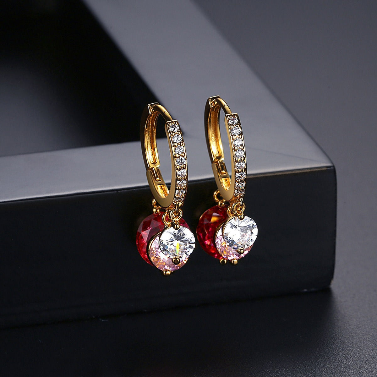 Pendientes de aro Kemstone con gotas de agua y detalles de cristal: joyería minimalista de cobre para una elegancia cotidiana E20040211