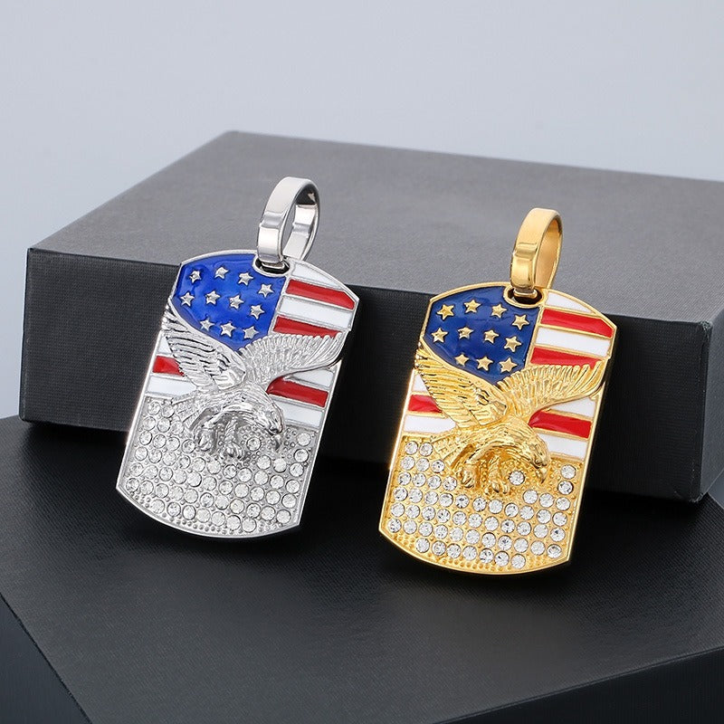 Kemstone Hiphop-Halskette mit quadratischem Adler-Anhänger – auffälliges amerikanisches Flaggen-Design mit Kristall-Akzenten, langlebiges Herren-Accessoire aus Edelstahl KP130508