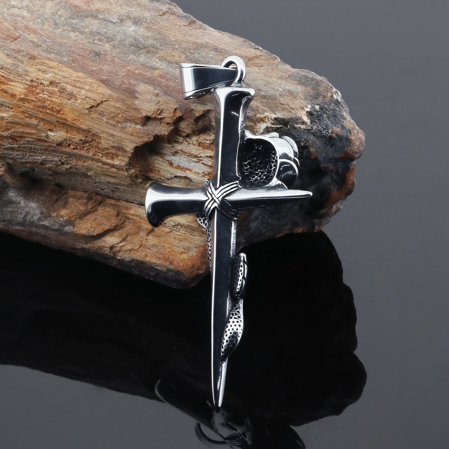 Kemstone Gothic Rose Cross Necklace – Vintage Nail-Detail Stainless Steel Pendant for Men’s Streetwear Style KP130372