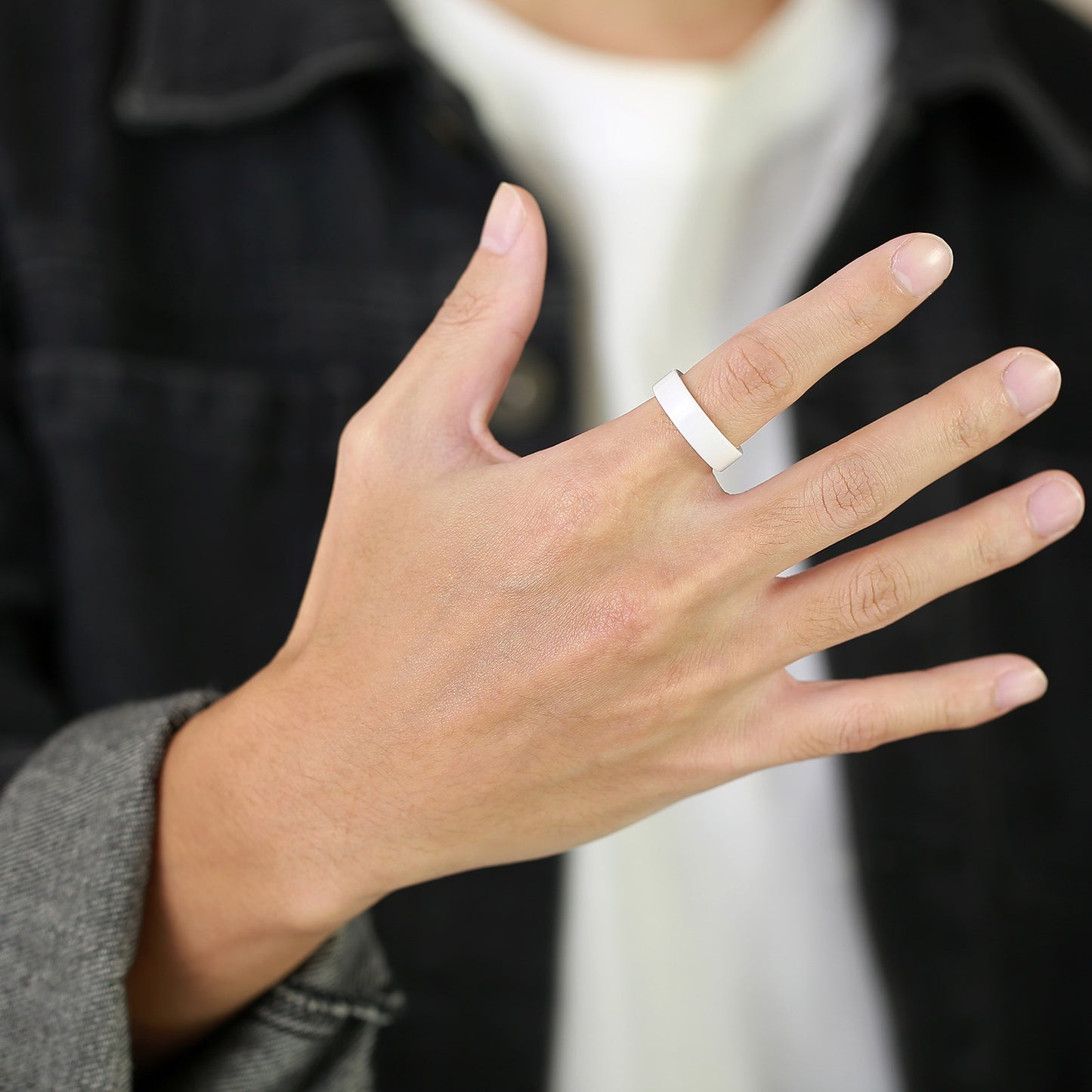 Kemstone Ceramic Ring – Matte Black & White Slim Hip-Hop Finger Accessory for Men R593