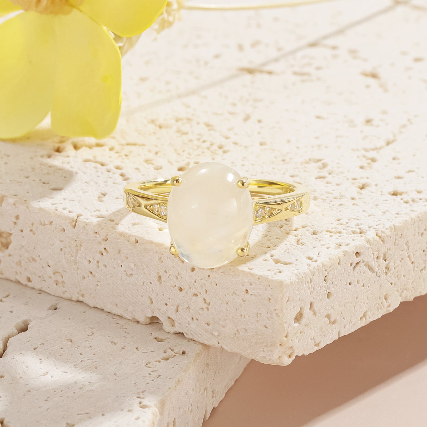 Celestial Glow – Natural Blue Moonstone Ring in Gold-Plated S925 Silver OL1966RGRM