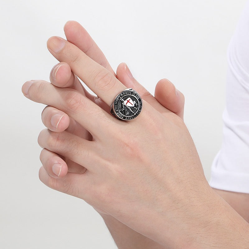 Anello con croce e scudo templare - Sigillo in acciaio inossidabile con armatura smaltata rossa | Gothic Street Faith KR112563