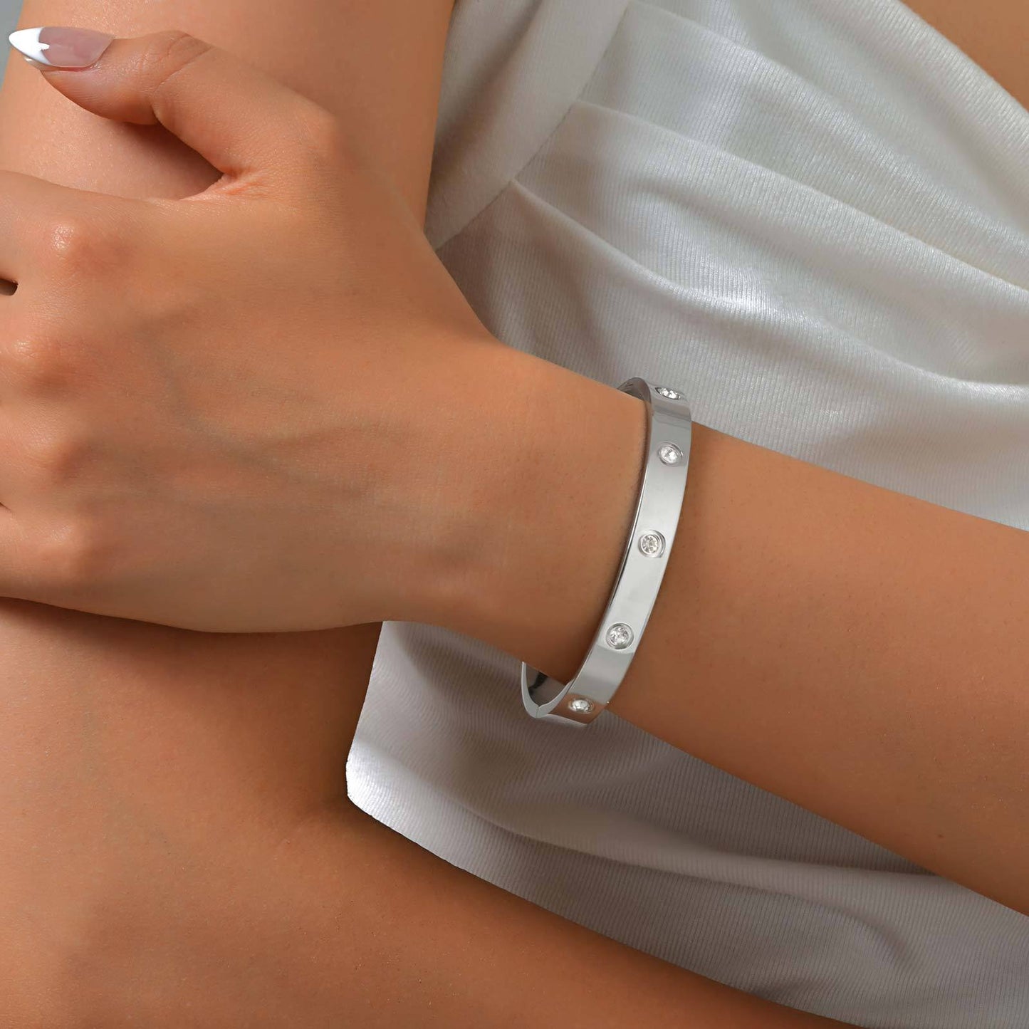 Brazalete minimalista de cristal Kemstone de acero inoxidable de 6 mm | Ligero - Ideal para el día a día B-478