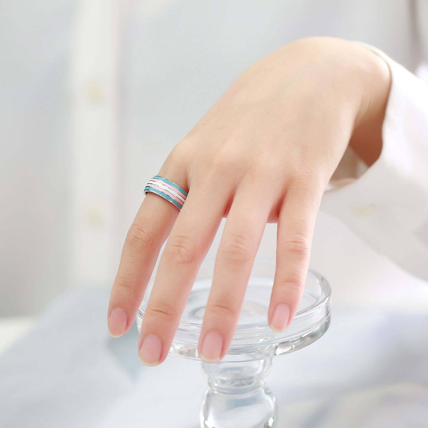 Anillo de cinta arcoíris Kemstone de 8 mm | Joya llamativa de acero de colores para uso diario y regalo PR-033