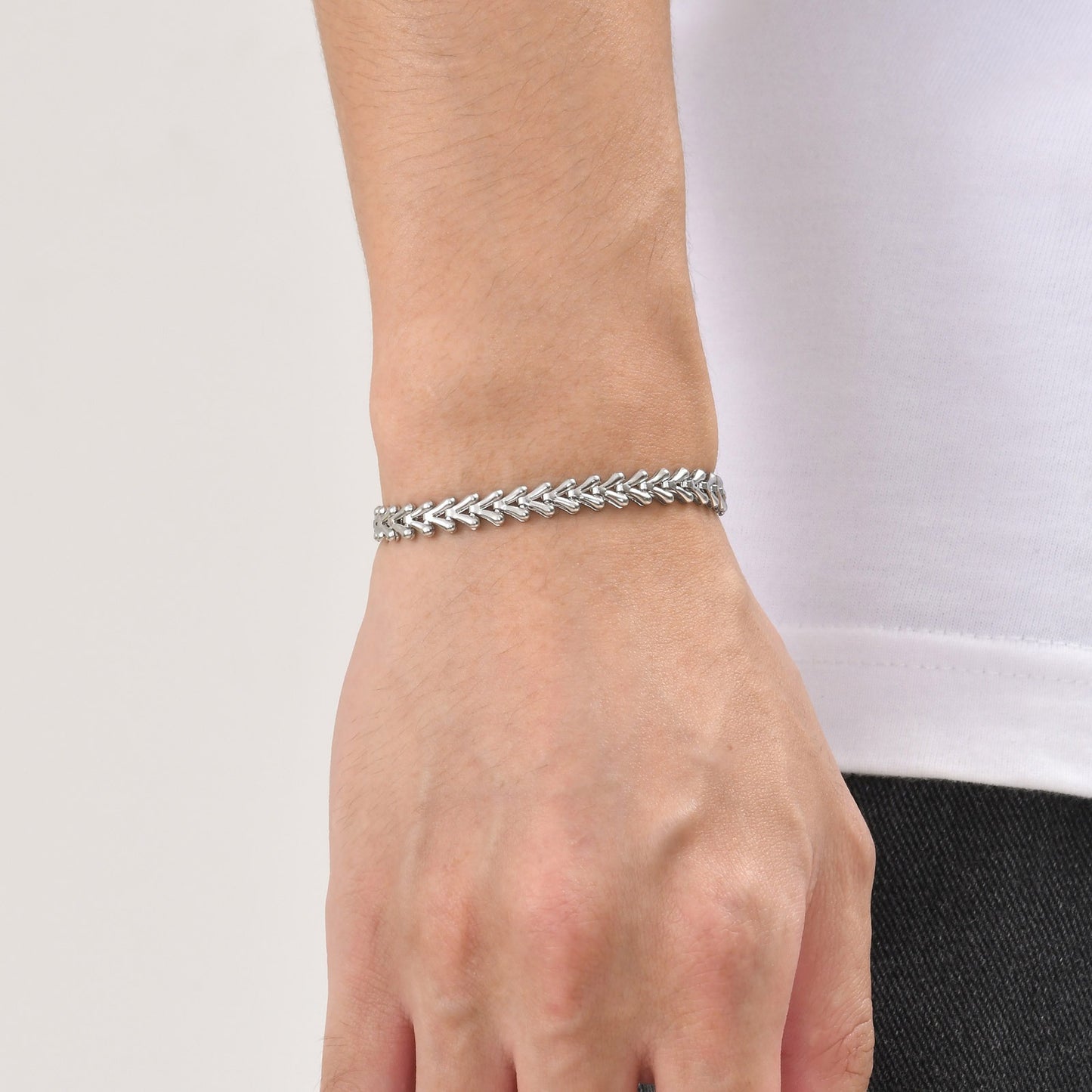 Bracciale a catena in acciaio inossidabile Kemstone fatto a mano per uomo - Gioiello moderno e resistente con maglie lucide ed eleganti BR-1954