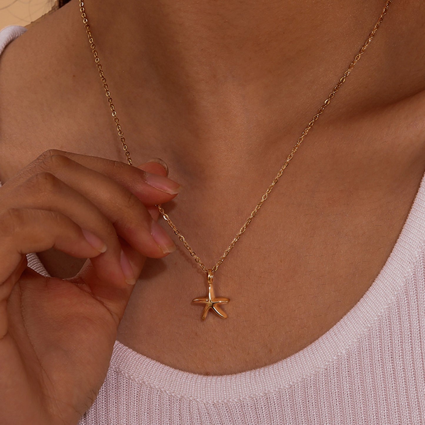 Collar con colgante de estrella de mar y perla Kemstone Ocean Whisper: joyería minimalista de acero inoxidable para combinar con elegancia diaria NC-1847