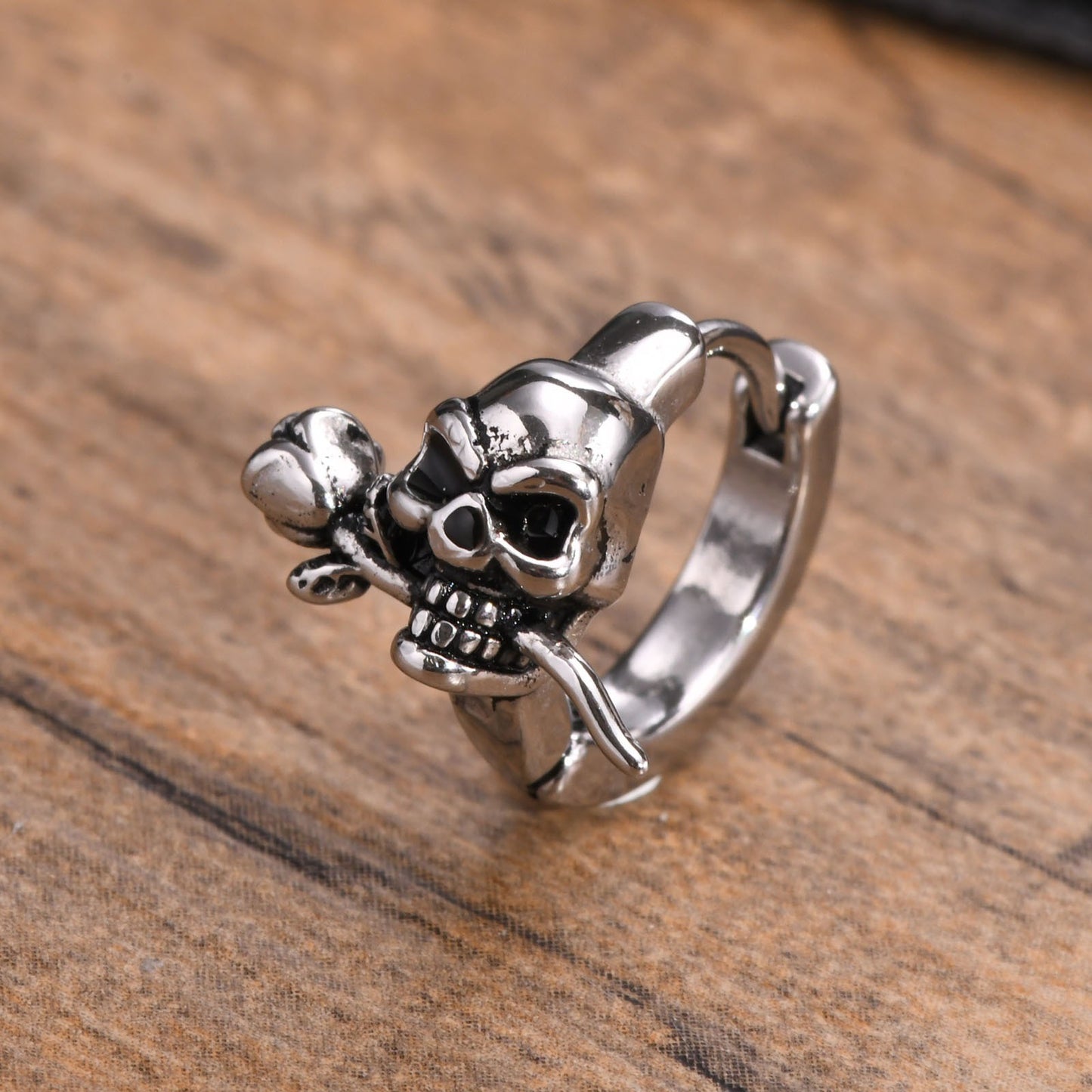 Skull & Rose Hoop Earring for Men – Gothic Stainless Steel Jewelry with Dark Elegance EH-444