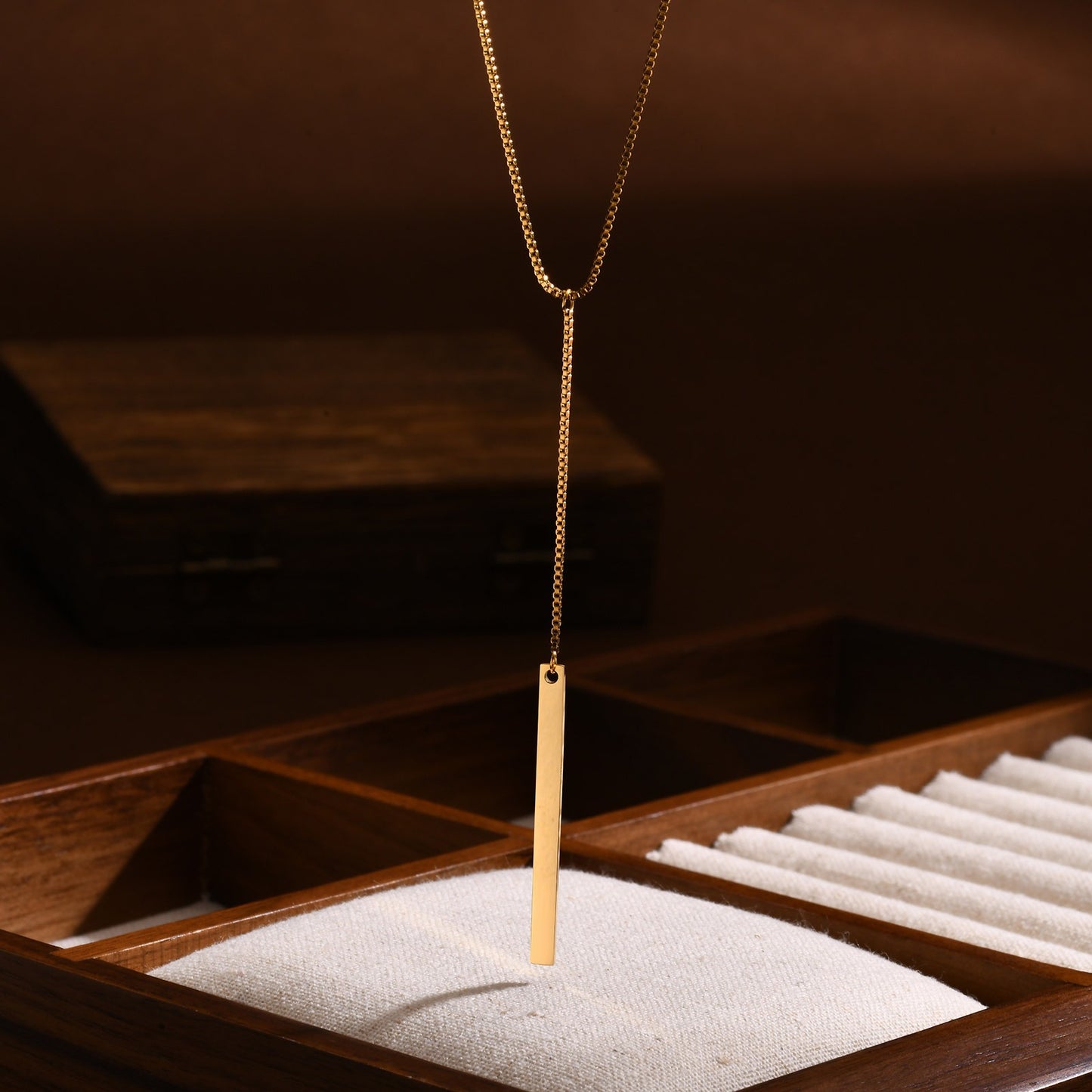 Collar de cadena de acero inoxidable Kemstone para mujer - Colgante de borla rectangular en forma de Y con diseño minimalista moderno NC1572
