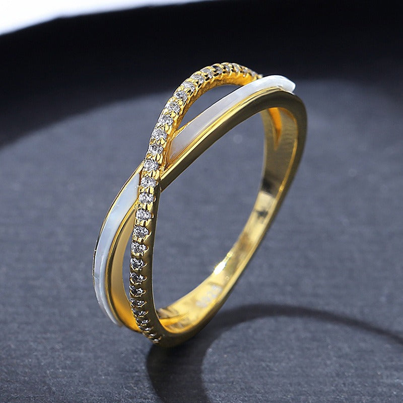 Anillo de oro con circonita cúbica, diseño original artesanal de Kemstone. Elegante anillo de plata de ley S925 en forma de X con circonita blanca AAAA.