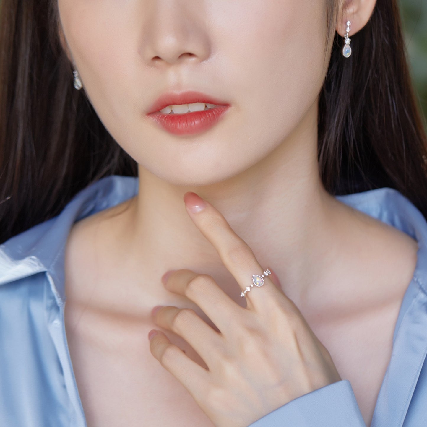 Anillo ajustable de ópalo de lujo, diseño original, hecho a mano por Kemstone - Plata S925 con baño de platino - Anillos abiertos con diseño