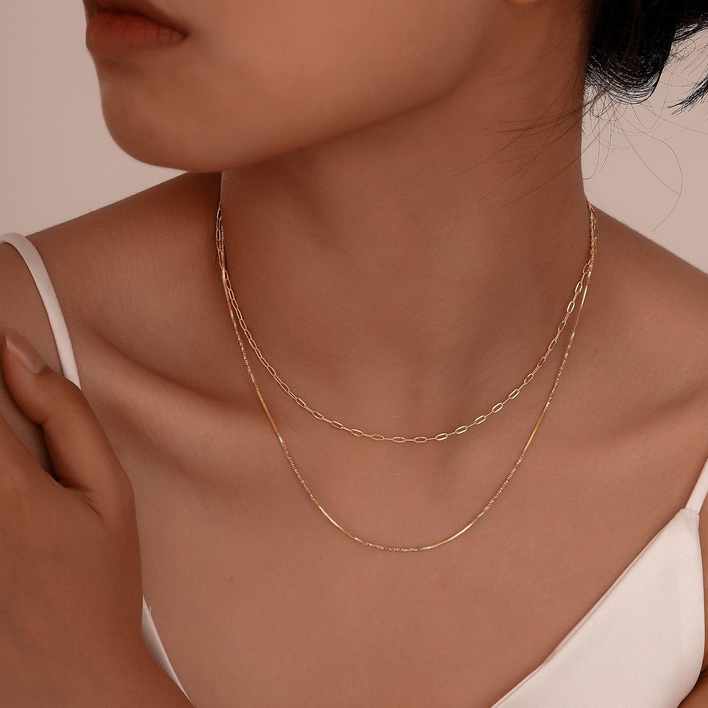Collar de acero inoxidable en capas Kemstone - Cadena de serpiente cuadrada retorcida con diseño de doble apilamiento en dorado para mujer NC1874