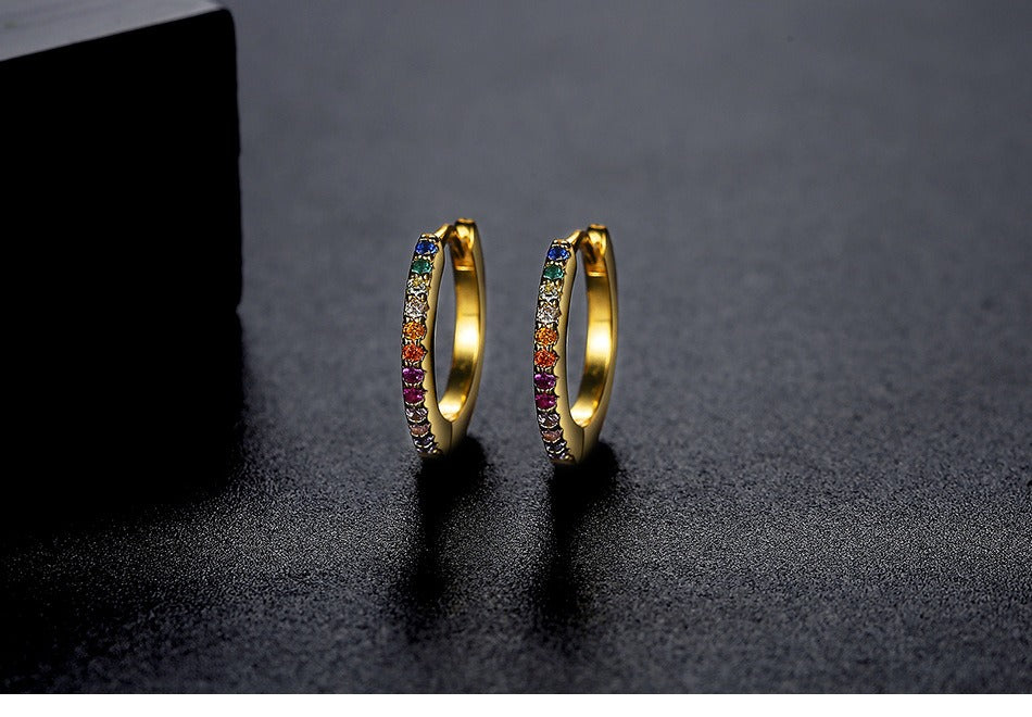 Pendientes minimalistas Kemstone de cobre multicolor para mujer con detalles de circonitas: elegancia para el día a día y un regalo ideal E195600
